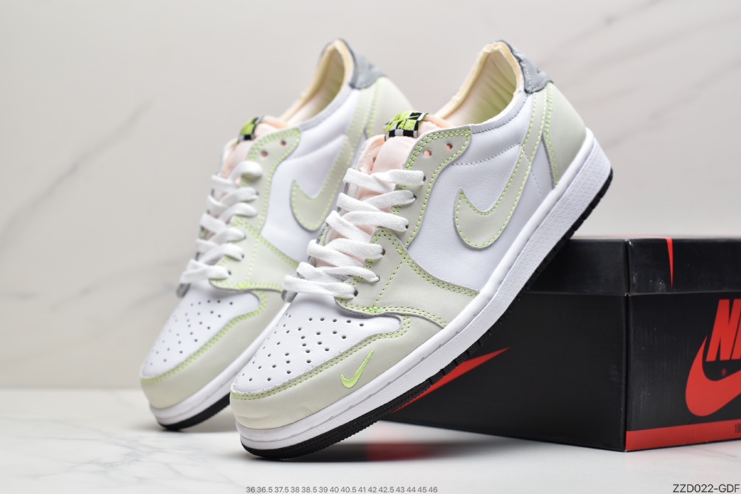 250  Jordan Brand 明显主推鞋款改为了更加适合夏天的 Air Jordan 1 Low OG DM7837-103