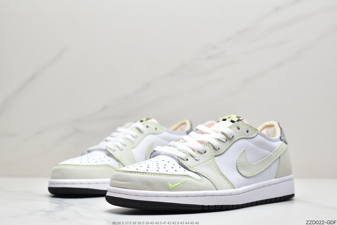 250  Jordan Brand 明显主推鞋款改为了更加适合夏天的 Air Jordan 1 Low OG DM7837-103