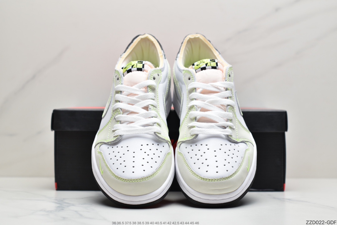250  Jordan Brand 明显主推鞋款改为了更加适合夏天的 Air Jordan 1 Low OG DM7837-103