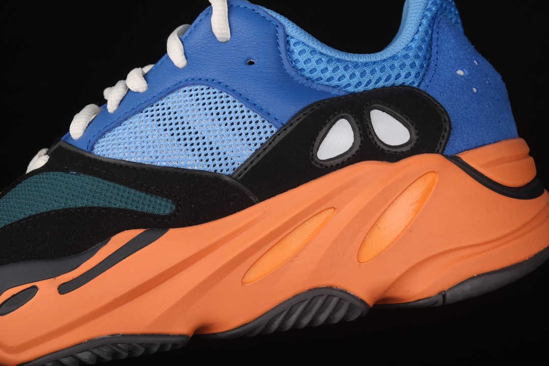 ¥370 X版 Ad Yeezy Boost 700 GZ0541 侃爷椰子700 3M反光蓝桔色跑鞋
#鞋面采用多材质打造,麂皮、网布、皮革等物料的拼接赋予了鞋款丰富的质感。
尺码:36 36.5 37 38 38.5 39 40 40.5 41 42 42.5 43 44 44.5 45 46 47 48