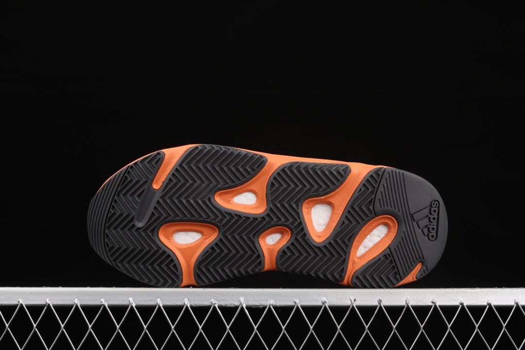 ¥370 X版 Ad Yeezy Boost 700 GZ0541 侃爷椰子700 3M反光蓝桔色跑鞋
#鞋面采用多材质打造,麂皮、网布、皮革等物料的拼接赋予了鞋款丰富的质感。
尺码:36 36.5 37 38 38.5 39 40 40.5 41 42 42.5 43 44 44.5 45 46 47 48