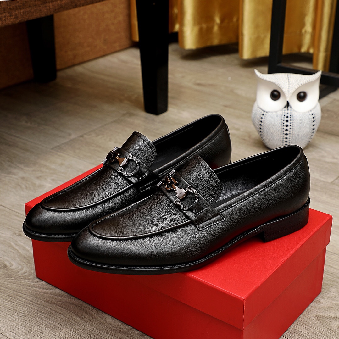 Salvatore Ferragamo Men's Black Leather Loafers - Slip-on Style 2 i1622861695 1156 0