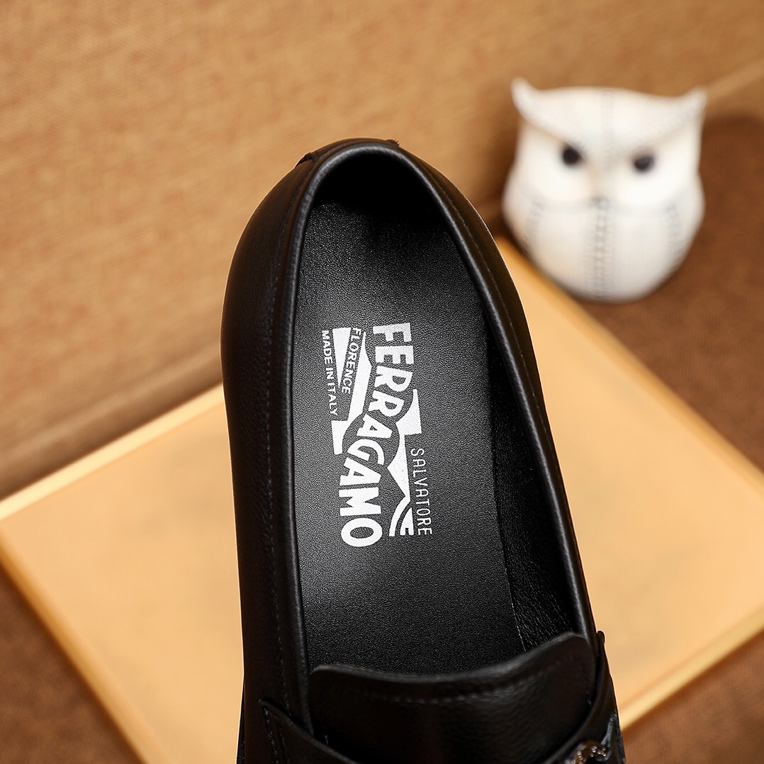 Salvatore Ferragamo Men's Black Leather Loafers - Slip-on Style 8 i1622861695 9206 6