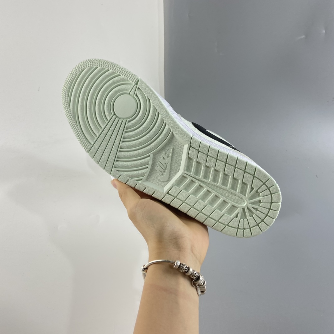 P200  Air Jordan 1 Low AJ1低帮时尚休闲板鞋 CZ0776-300