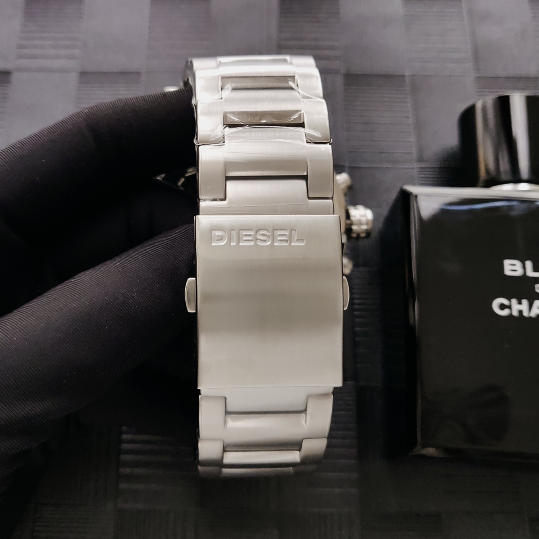 “High-Quality Black Steel Belt Watch with 8 Horn Screws, 55mm Plate – DIESEI Model 7313” - 图片 8