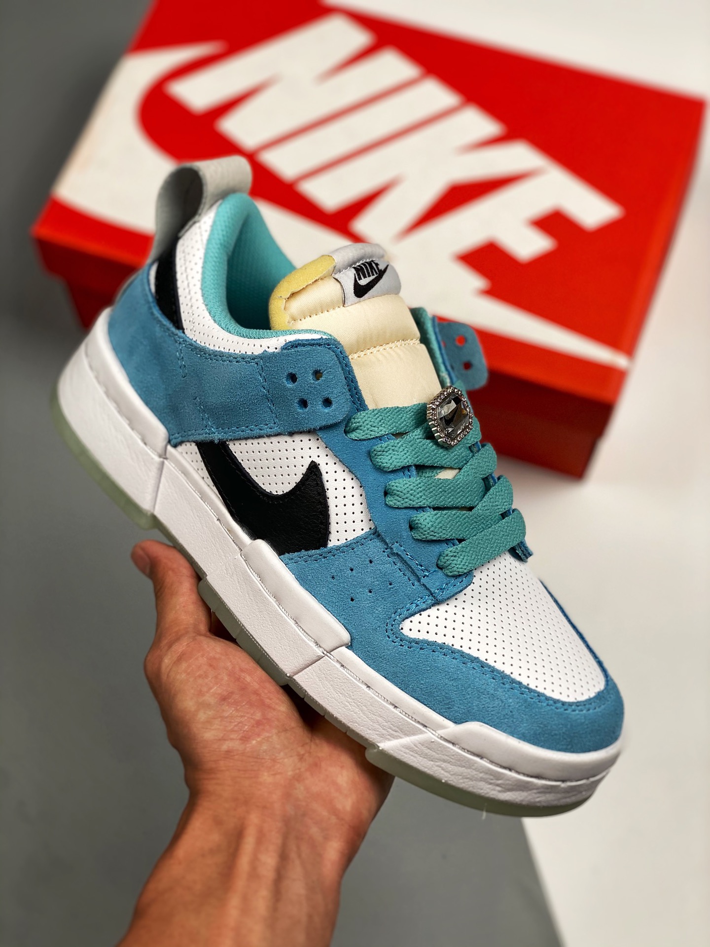 Nike Dunk Low Disrupt, zapatilla de skate deconstructivista, el mayor punto destacado del estilo es la incorporación de…