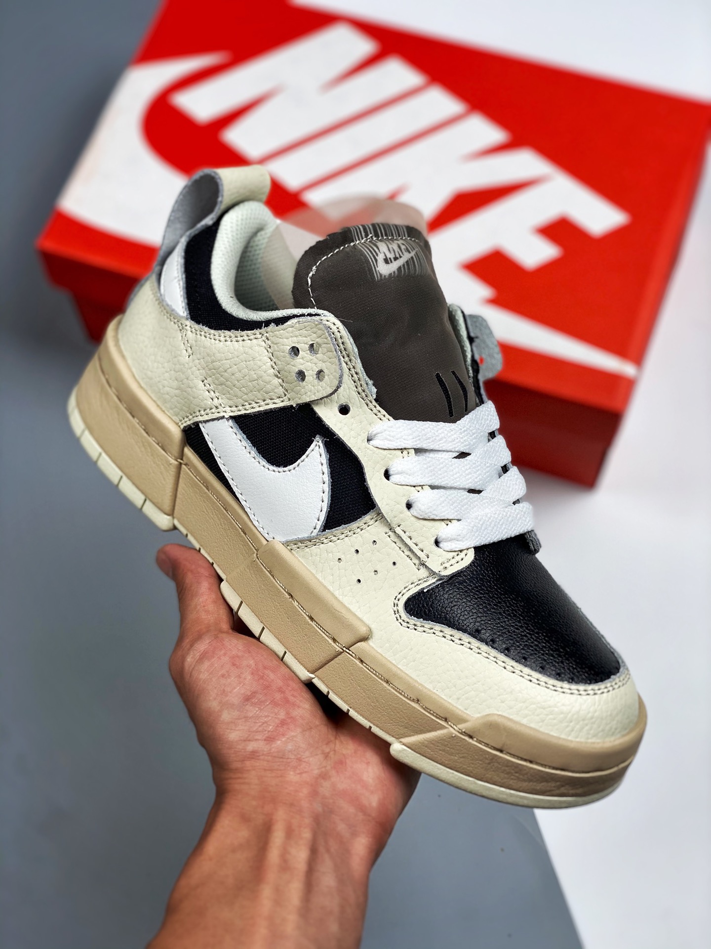 Nike Dunk Low Disrupt, zapatilla de skate deconstructivista, el mayor punto destacado del estilo es la incorporación de…