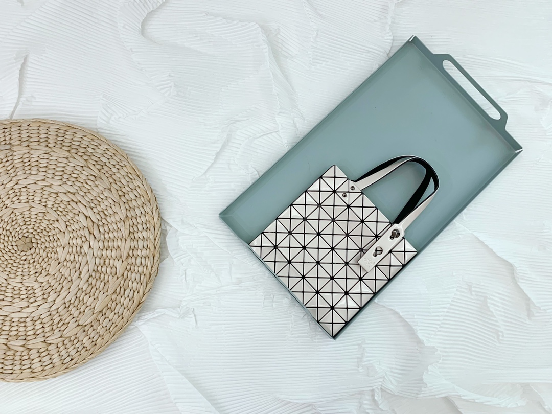 IsseyMiyake BAOBAO｜三宅一生mini6格手提袋