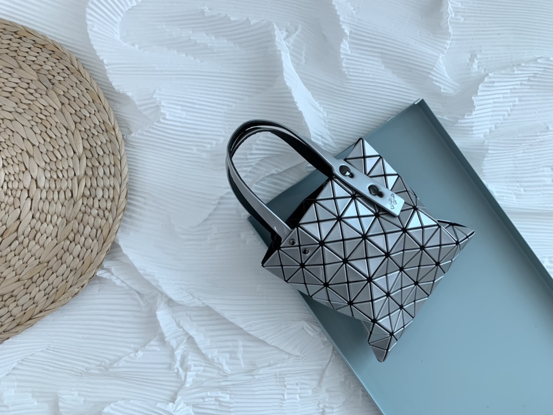 IsseyMiyake BAOBAO｜三宅一生mini6格手提袋