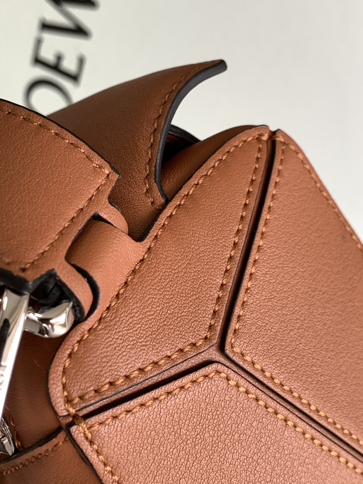 L⊚℮w℮🌟 🔥爆款Puzzle small(小号24CM）出货🎉小号几何包 以小牛皮镶嵌工制成[玫瑰]