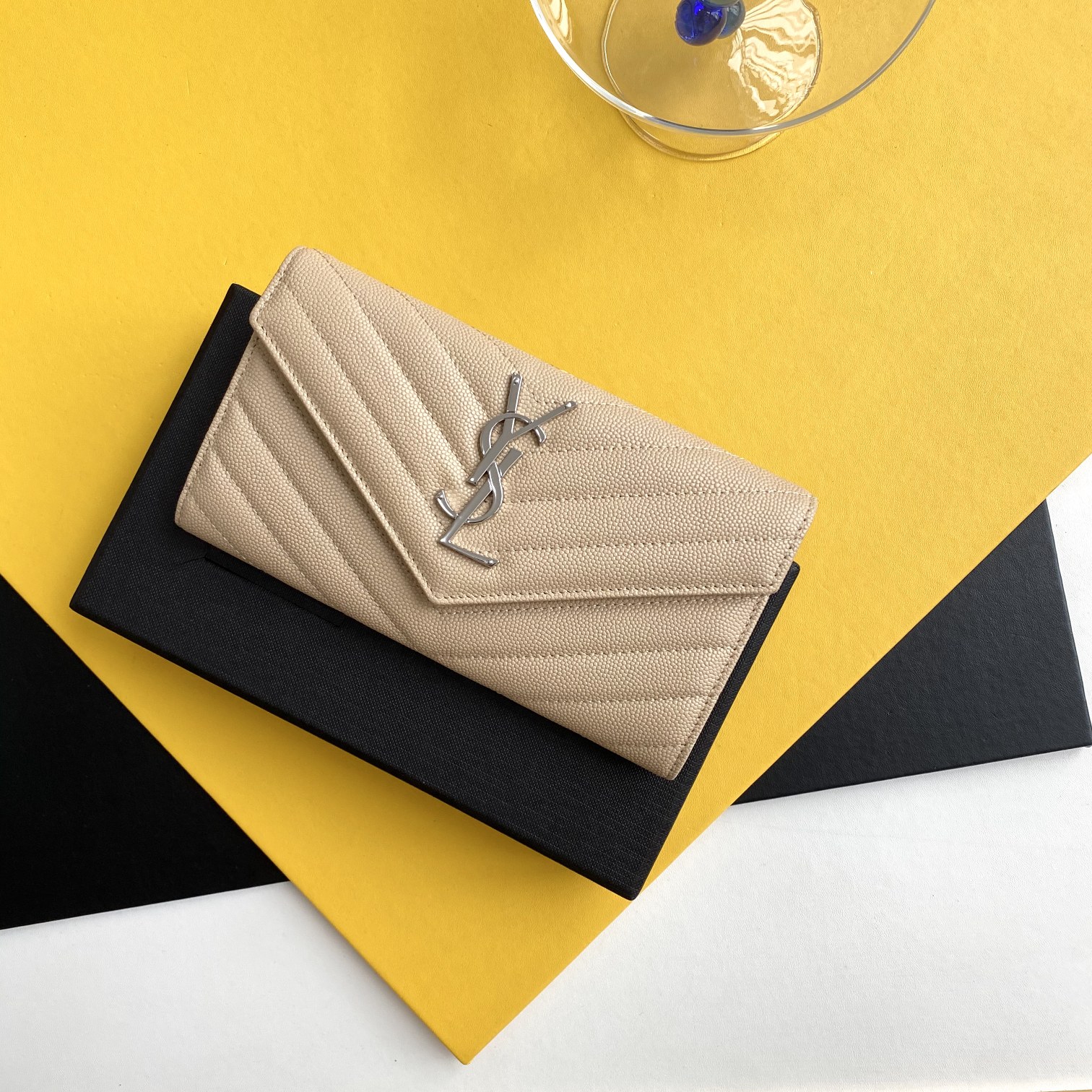 Envelope Long Wallet Caviar Calfskin Silver Buckle