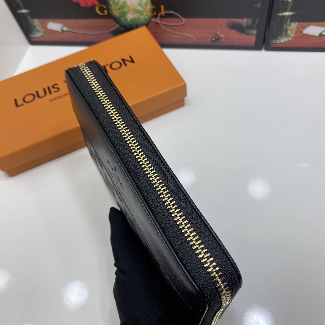💞💞💞L6130 火爆版单拉小手包到货💞💞里外头层牛皮打造💞图片色(自带原版盒子)男女通用..尺寸:19