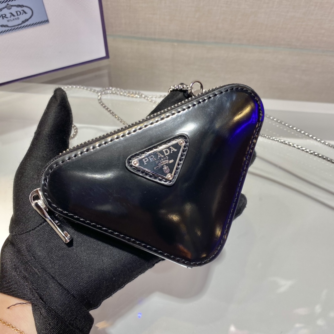 PRADA普拉达亮面小零钱包1BD733