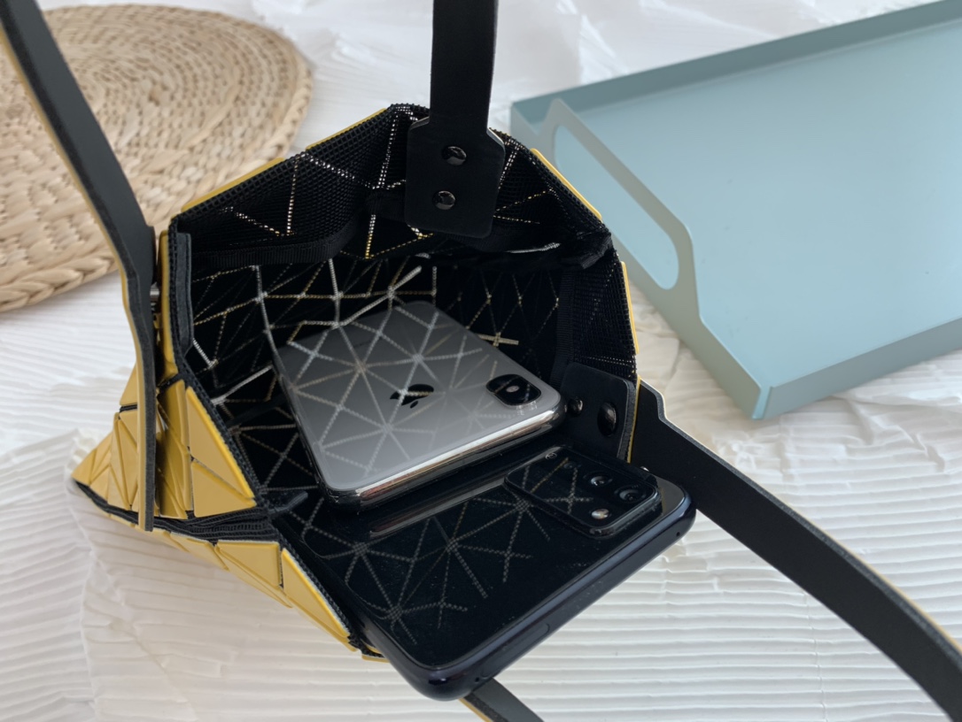 IsseyMiyake BAOBAO｜三宅一生mini6格手提袋