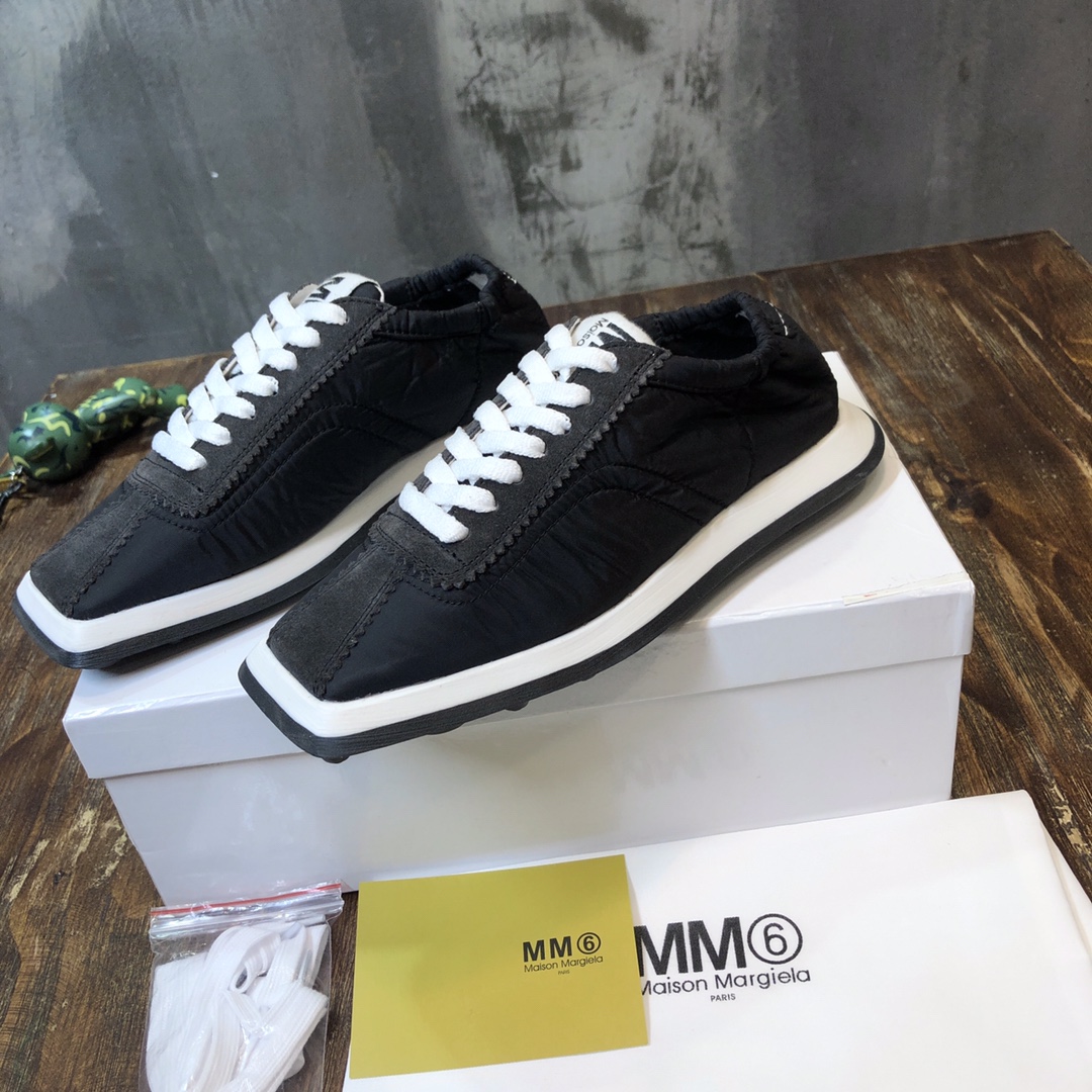 Maison Margiela Black Leather and Fabric Runner Sneakers for Women 4 i1623054609 3353 2