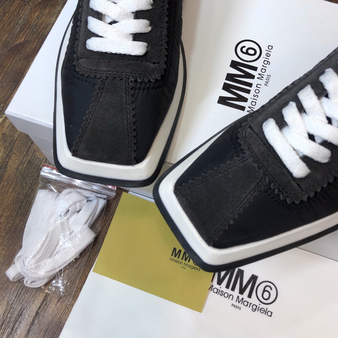 Maison Margiela Black Leather and Fabric Runner Sneakers for Women 6 i1623054609 8102 4