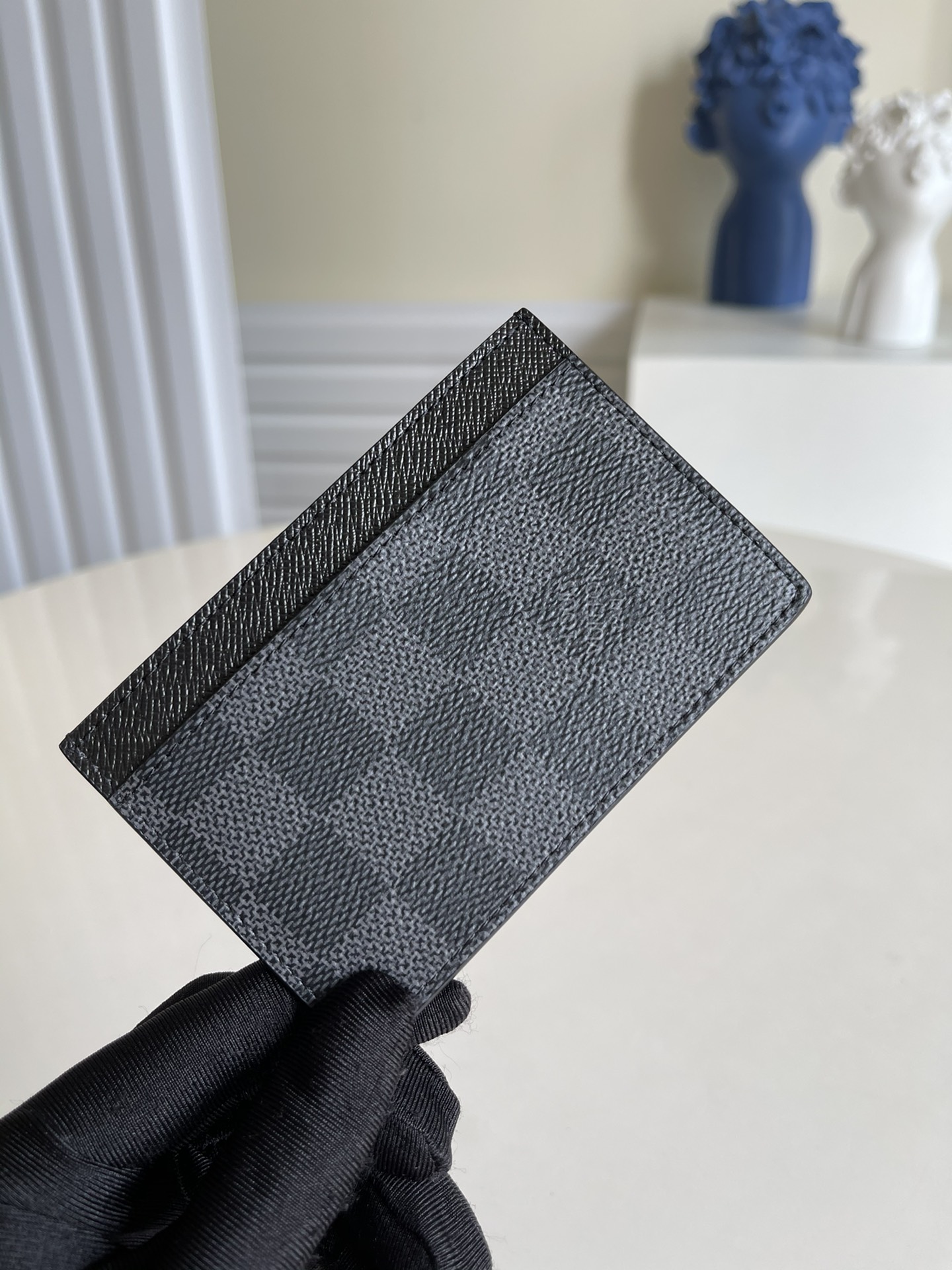 NO:396988,[Exclusive real photo M61733 Black Grid] Card holder One inner mezzanine for larger cards Two outer mezzanines can hold credit cards, ride cards and other various cards size11*7cm v.140, LV [original leather], louis vuitton19860909【独家实拍 M61733黑格】卡片夹卡套 一个内夹层供放较大的卡片 两个外夹层可供放信用卡、乘车卡等各式卡片size11*7cm v.140,LV【原厂皮】,louis vuitton,Bag