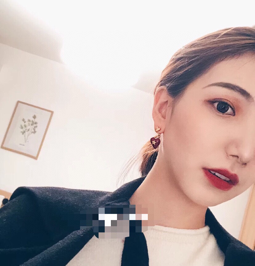 Dior Di0r 新款爱心耳钉