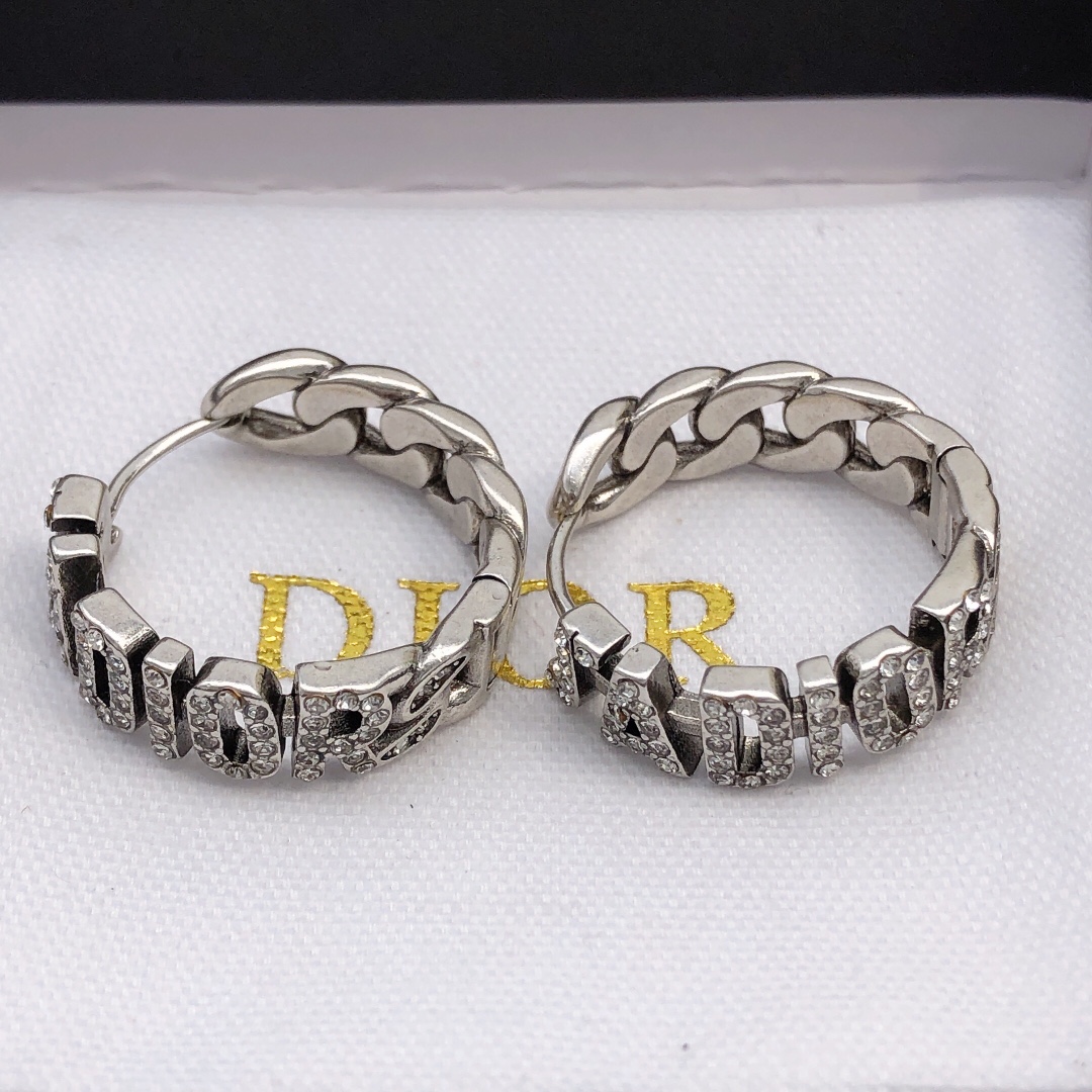 Dior 迪奥 新品 JADIOR镶钻耳环 高端品质 1:1开模 同黄铜材质 高级925银针防过敏处理