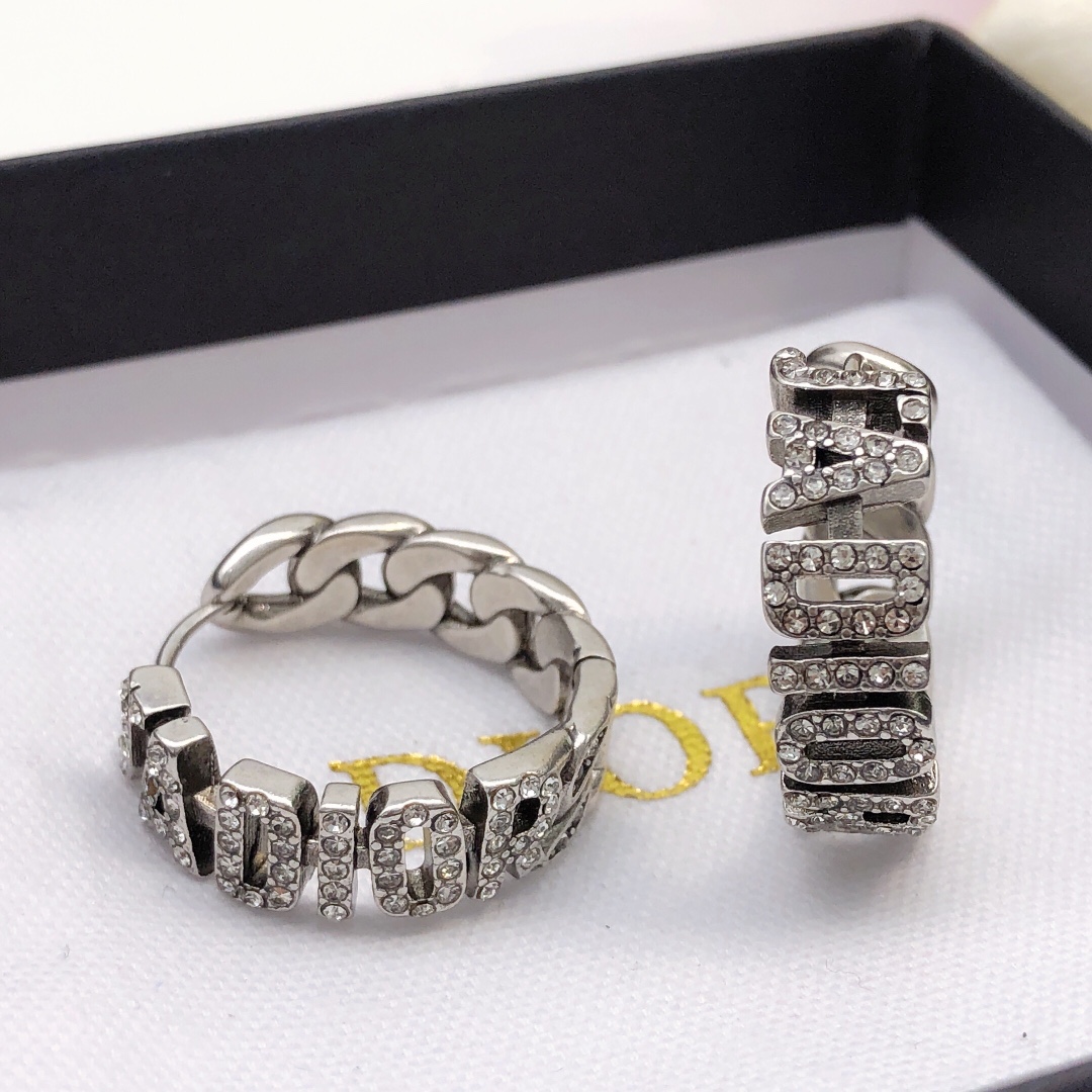 Dior 迪奥 新品 JADIOR镶钻耳环 高端品质 1:1开模 同黄铜材质 高级925银针防过敏处理