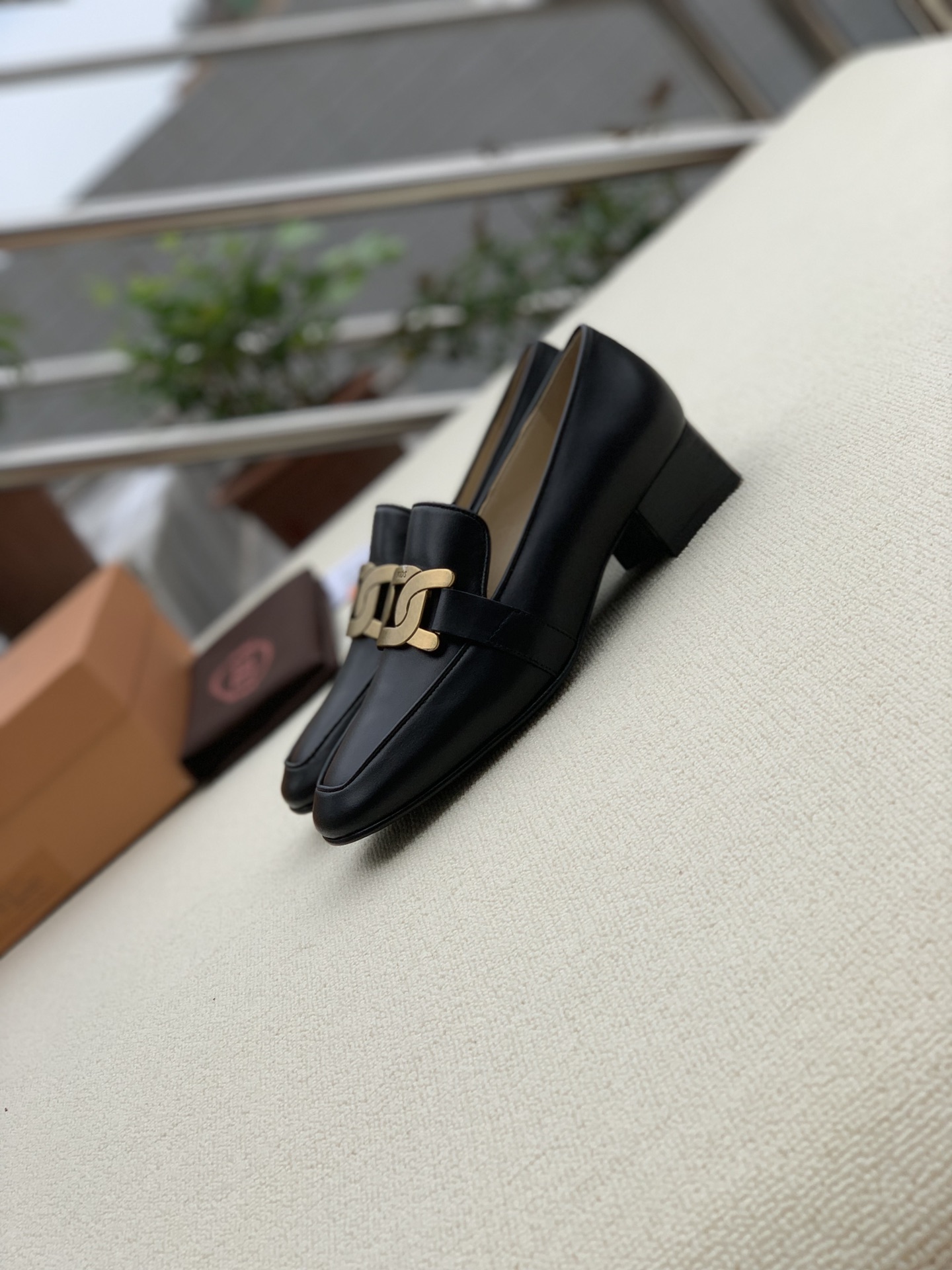 Tod’s Handcrafted Shoes: Comfortable Luxury for Every Step - 图片 2