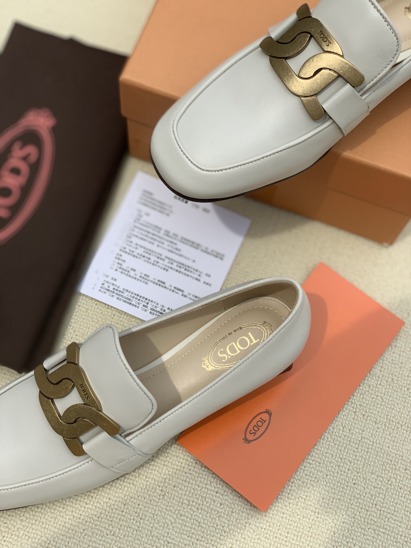 Tod’s Handcrafted Comfort: Women’s Shoes for Life with Retro Designs. - 图片 8