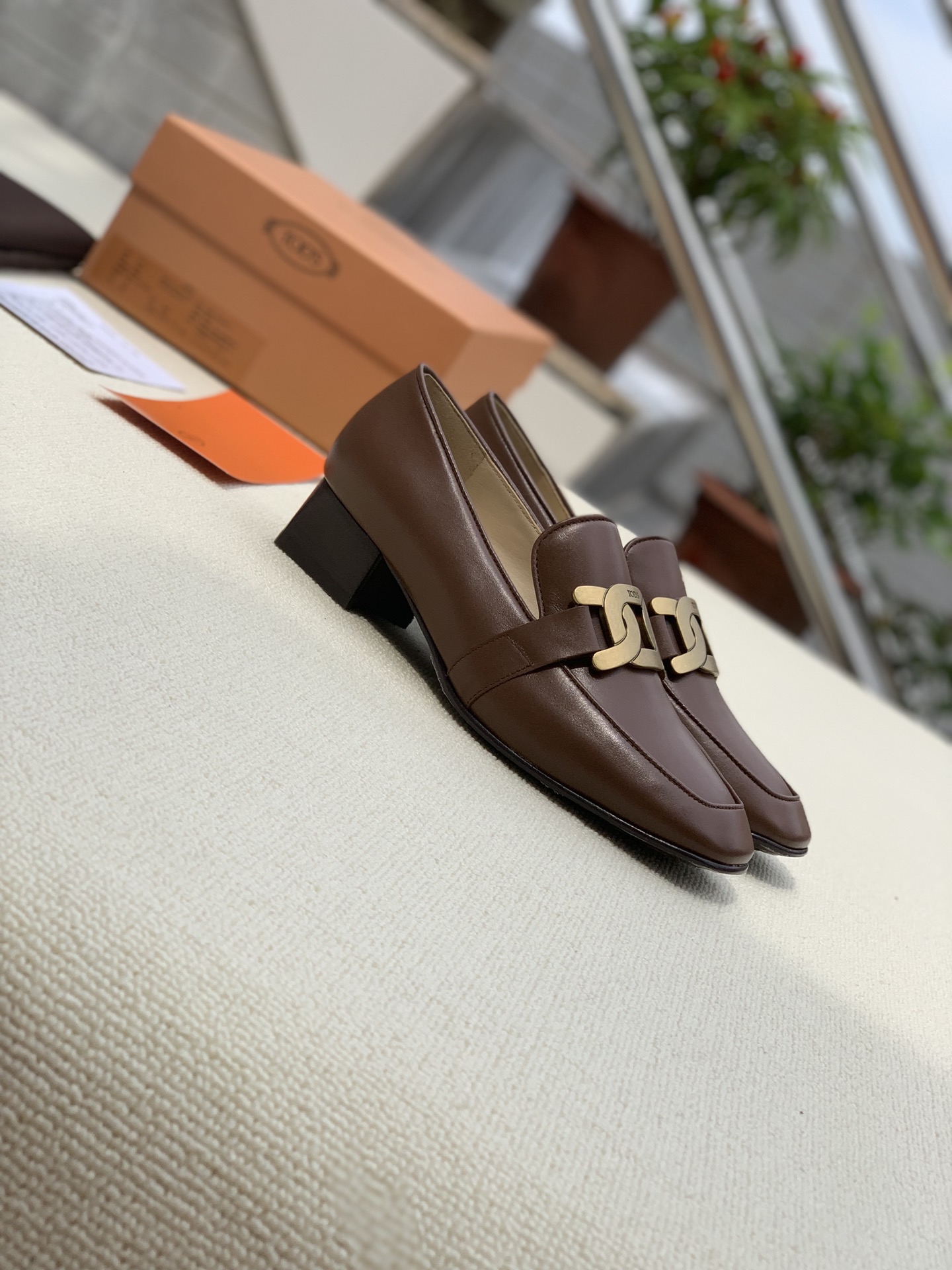 Tod’s Handcrafted Shoes: Comfortable Luxury for Every Step - 图片 1