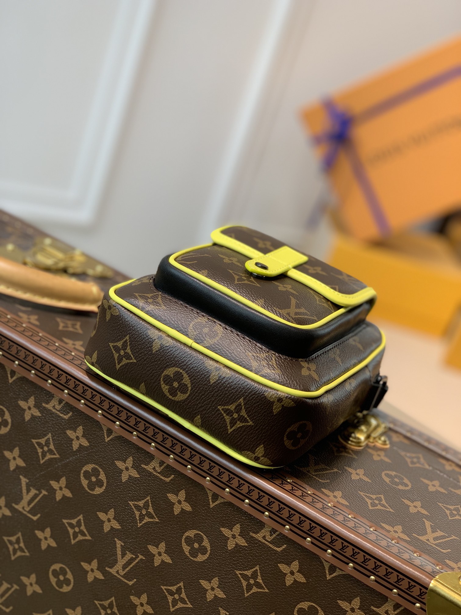 LOUIS VUITTON Christopher Wearable Wallet M80793 Neon yellow Brown /250622