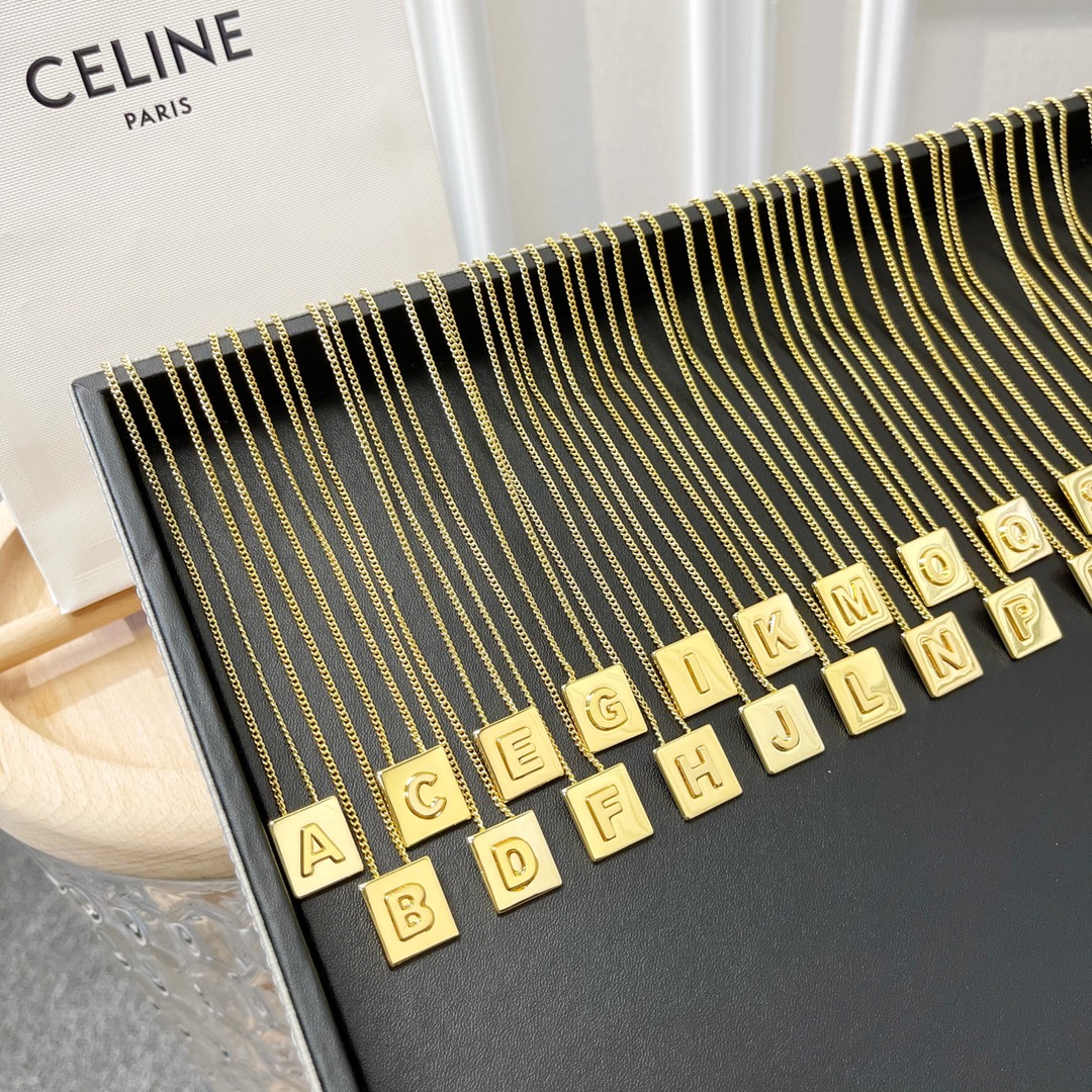 Celine/赛琳 ALPHABET 26字母金色方块项链