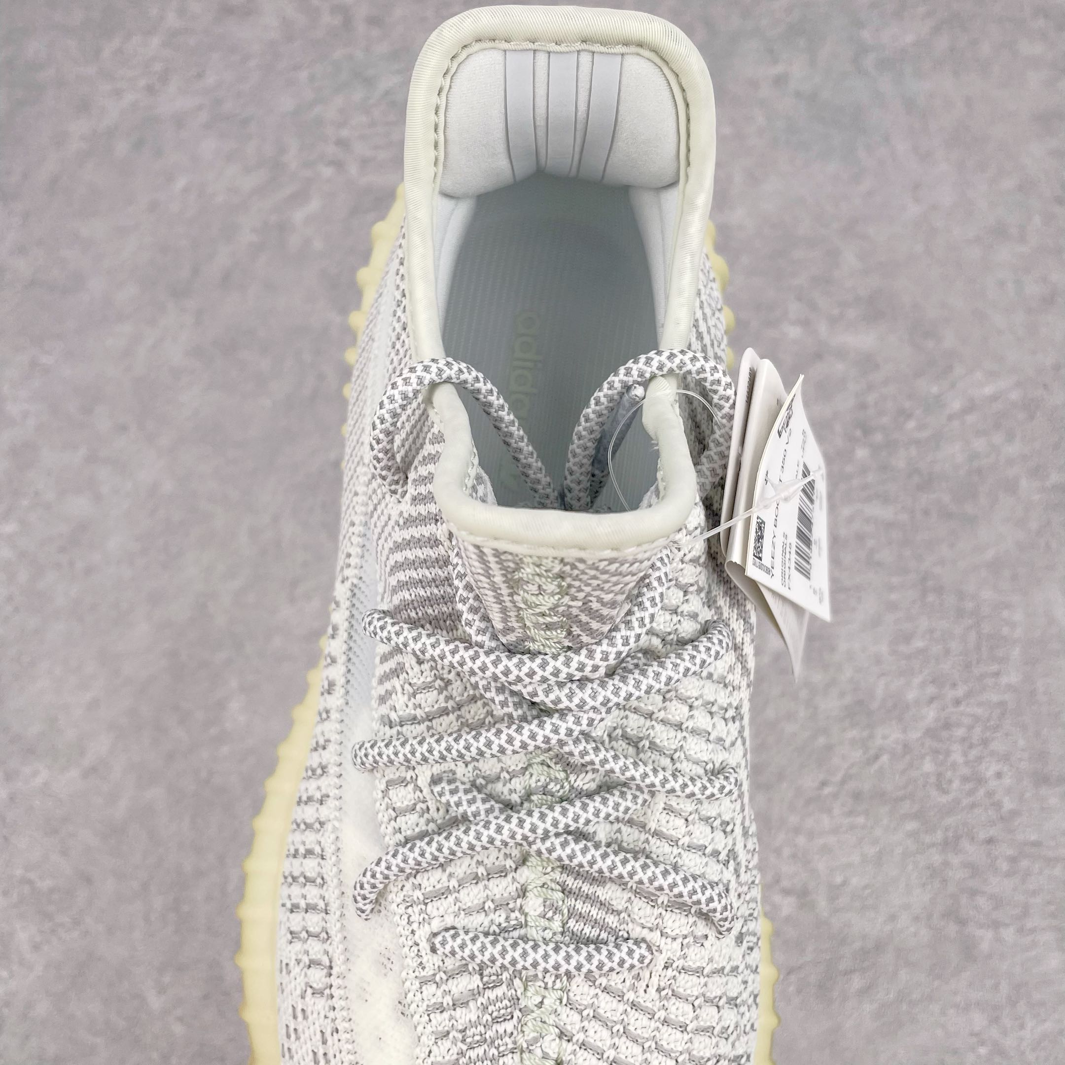 图片[5]-💰200 ＃K版纯原 巴斯夫福利‼Yeezy Boost 350 V2 灰天使 货号：FX4348 市面中端最王炸版本 lw同源配套打造 全套原楦 原纸版 原鞋开模完美打造 采用辰元飞织鱼丝网原厂面 非进口机台 大底原厂半透明RB巴斯夫满钉大底  原厂东莞百宏3M反光鞋带 质感一致 原厂鑫成新粉原鞋垫 LOGO胶浆印花 钛金针与高士马克线针车精工打造 一切遵循原厂指令单采购同源原材 采购全套原厂进口材料 原纸版 原楦头 一切同源公司 大几率过验 混卖无压力‼️SIZE：36 36.5 37 38 38.5 39 40 40.5 41 42 42.5 43 44 44.5 45 46 47 编码：Mby2936070-运动鞋