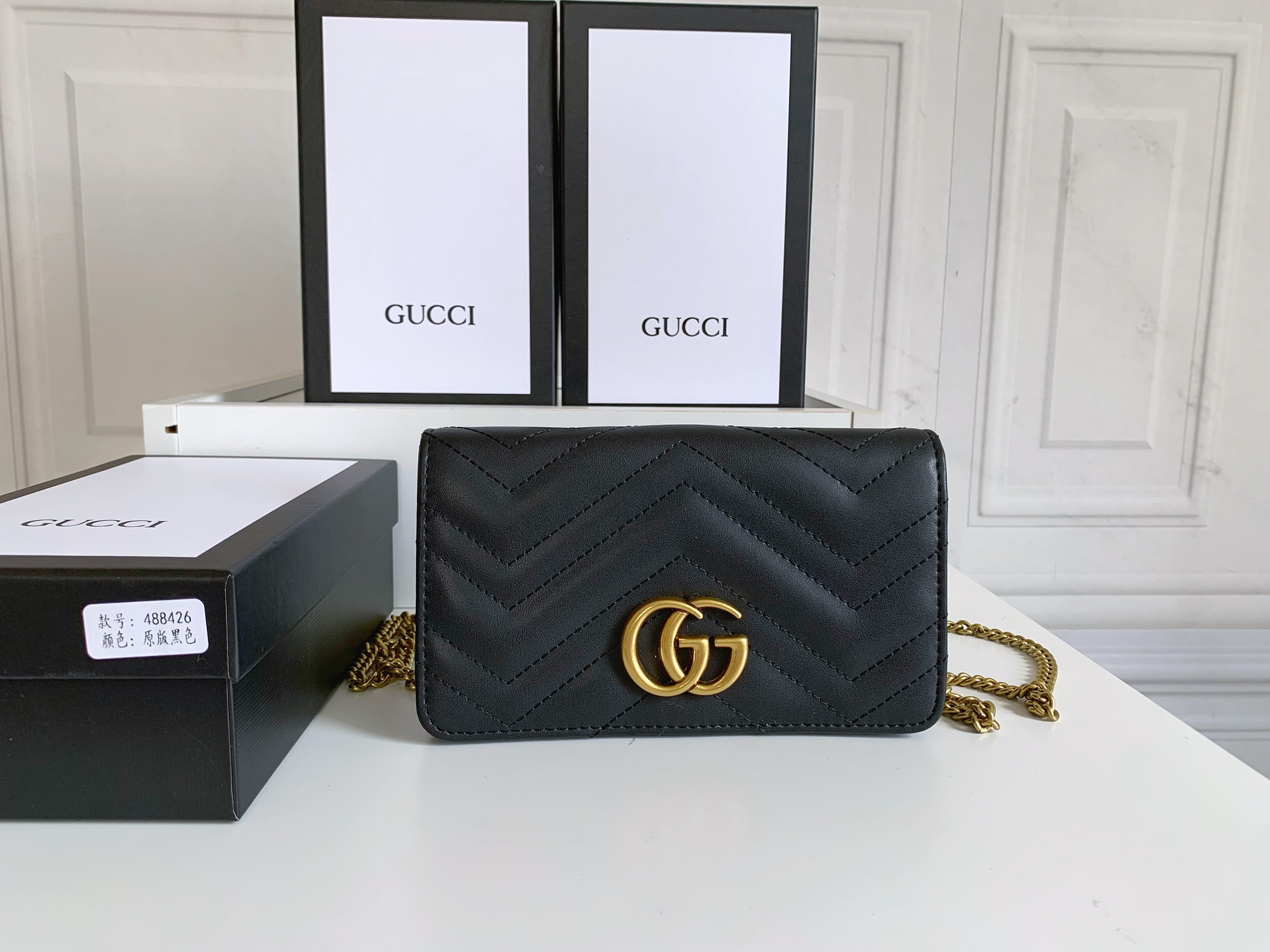 GUCCI GG Marmont ミニチェーンバッグ - 高級感溢れるデザイン