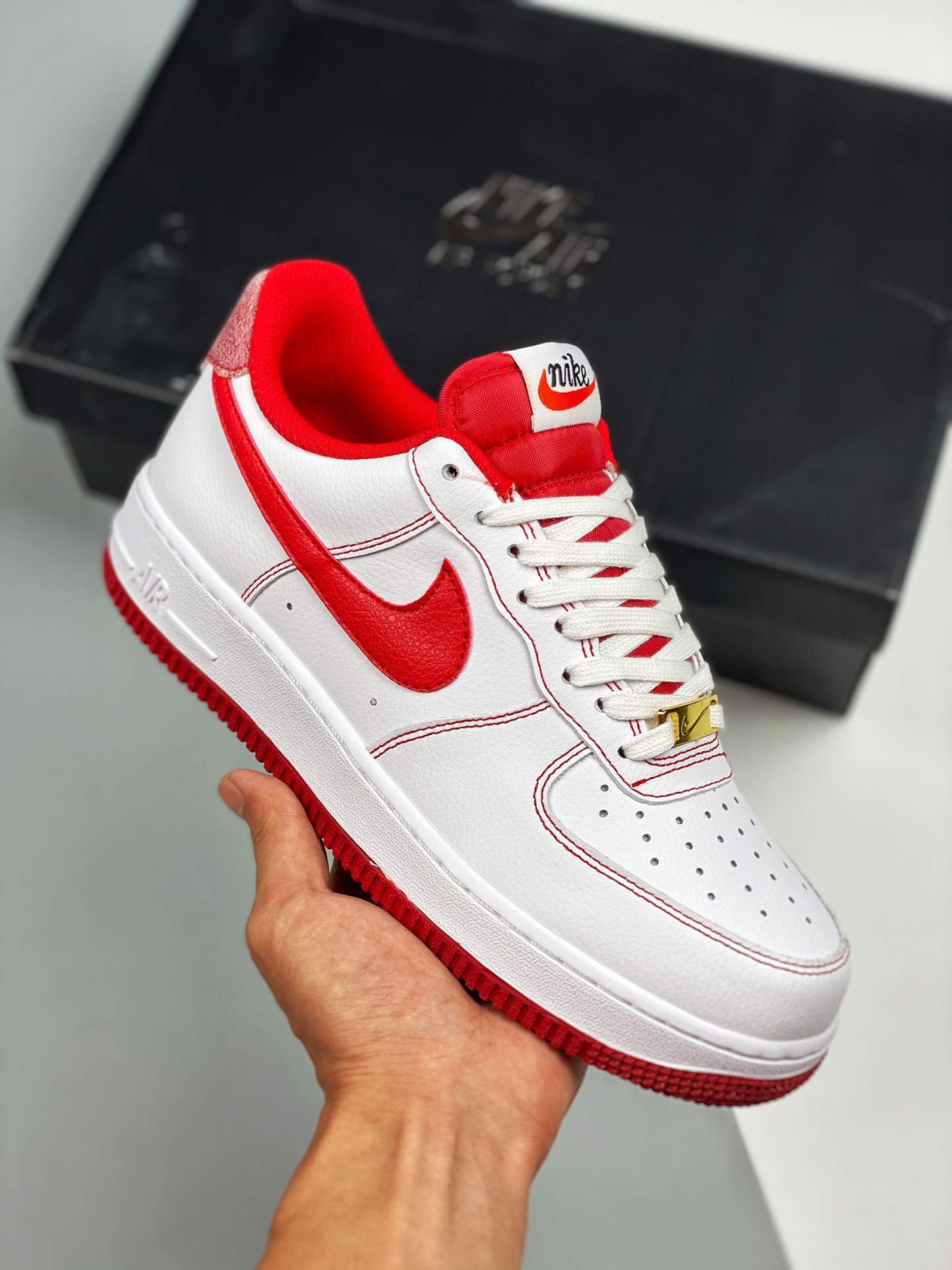 Air Force 1 Low "First Use" blanco y rojo, horma original, cartón original, estilo auténtico de Air Force, enfocado en …