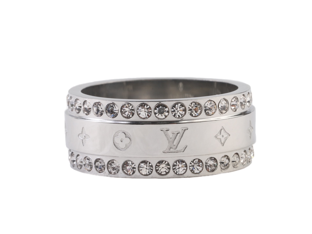 Louis Vuitton Jewelry Ring- Buy 2023 Replica
 Silver Polishing