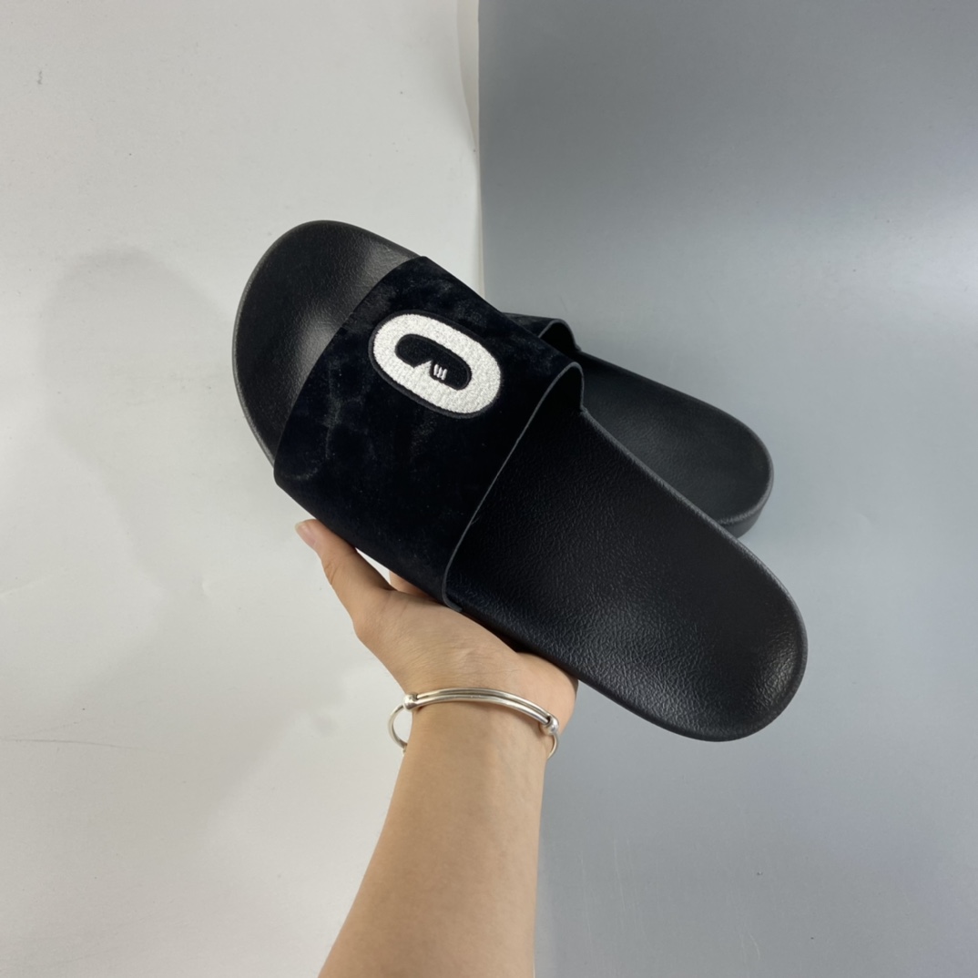 P100 AD Adilette Sandal W 阿迪达斯夏季休闲潮流拖鞋 DA9017