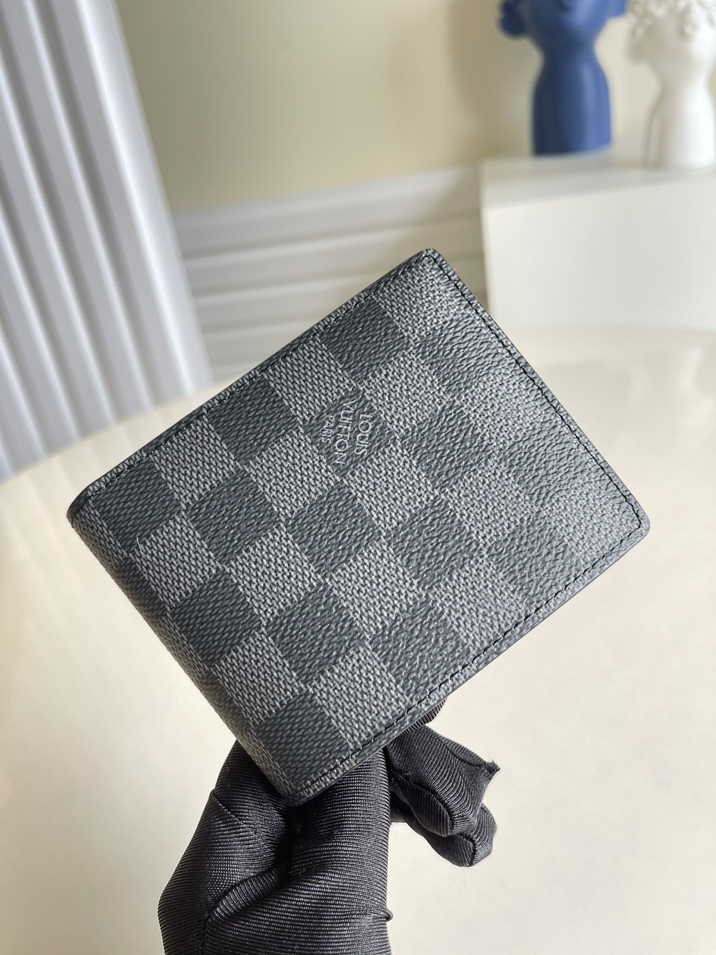 NO:397031,【Exclusive real photo M63261 Haig】SLENDER wallet is made of masculine Monogram Eclipse canvas fabric. This Slender wallet is compact and slim. It can hold all the essentials and can easily fit into front and rear pockets. 11.0x 9.0x 2.0 cm (Length x Height x Width) v.,LV [Original Leather],louis vuitton19860909【独家实拍M63261 黑格】SLENDER 钱夹 由风格阳刚的Monogram Eclipse帆布面料裁制而成,此款Slender钱夹小巧而纤薄.可容纳所有必需品,并可轻松装入前后口袋.11.0x 9.0x 2.0 cm (长x 高x 宽) v.,LV【原厂皮】,louis vuitton,Bag