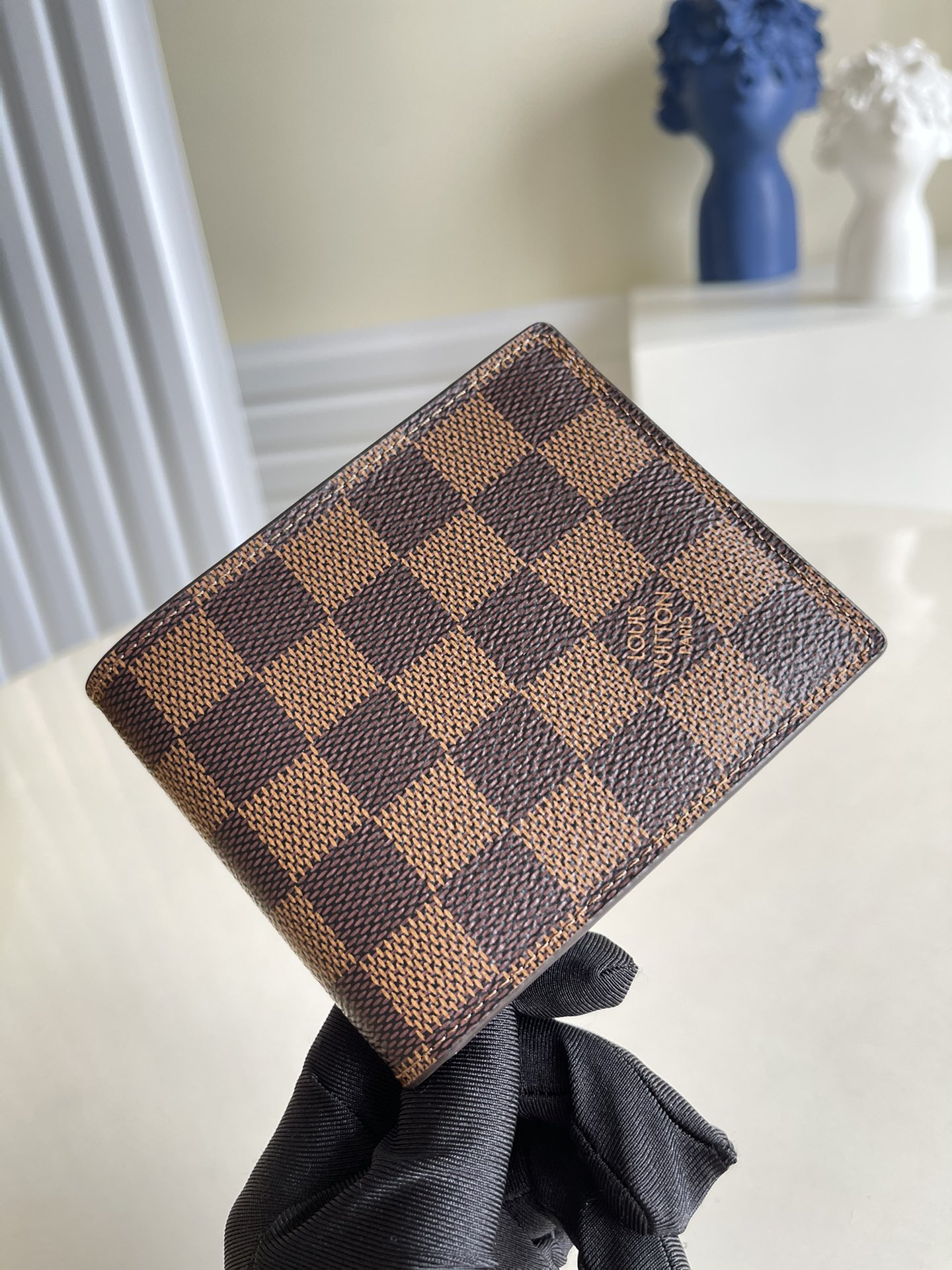 NO:397033,【Exclusive real photo M61208 Kag】SLENDER wallet is made of masculine Monogram Eclipse canvas fabric. This Slender wallet is compact and slim. It can accommodate all essentials and can easily fit into front and rear pockets. 11.0x 9.0x 2.0 cm (Length x Height x Width) v.,LV [Original Leather],louis vuitton19860909【独家实拍M61208咖格】SLENDER 钱夹 由风格阳刚的Monogram Eclipse帆布面料裁制而成,此款Slender钱夹小巧而纤薄.可容纳所有必需品,并可轻松装入前后口袋.11.0x 9.0x 2.0 cm (长x 高x 宽) v.,LV【原厂皮】,louis vuitton,Bag