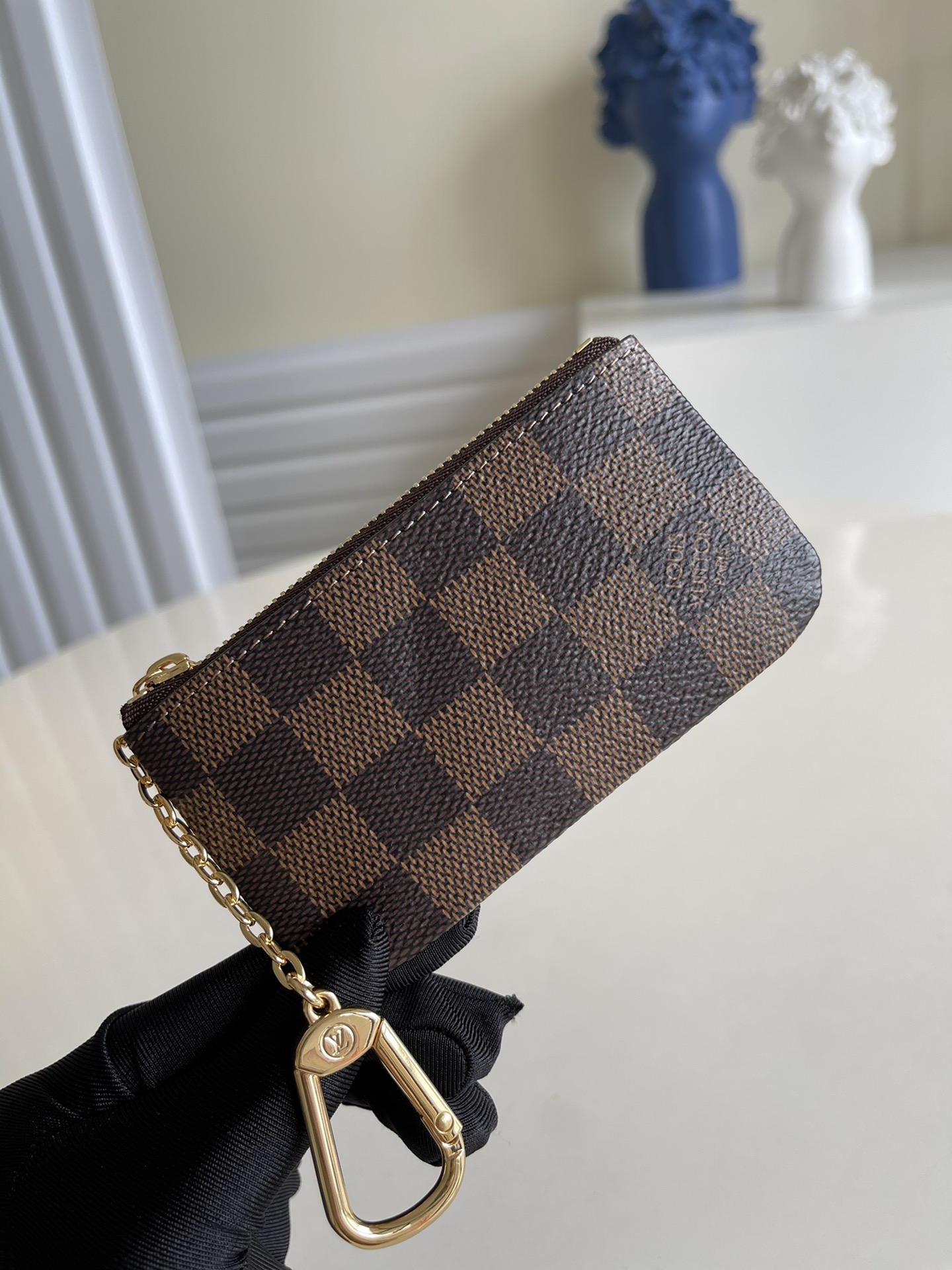 NO:397018,[Exclusive real photo N62658 Kag] Elegant and practical small leather bag, for use with change and keys, can be easily placed in handbags or clothes pockets. Size 12.0 x 7.0 cm y., LV [original leather], louis vuitton19860909【独家实拍N62658咖格】雅致又实用的小皮包,供放零钱和钥匙之用,可轻易放到手袋或衣服口袋.尺寸12.0 x 7.0 cm y.,LV【原厂皮】,louis vuitton,Bag