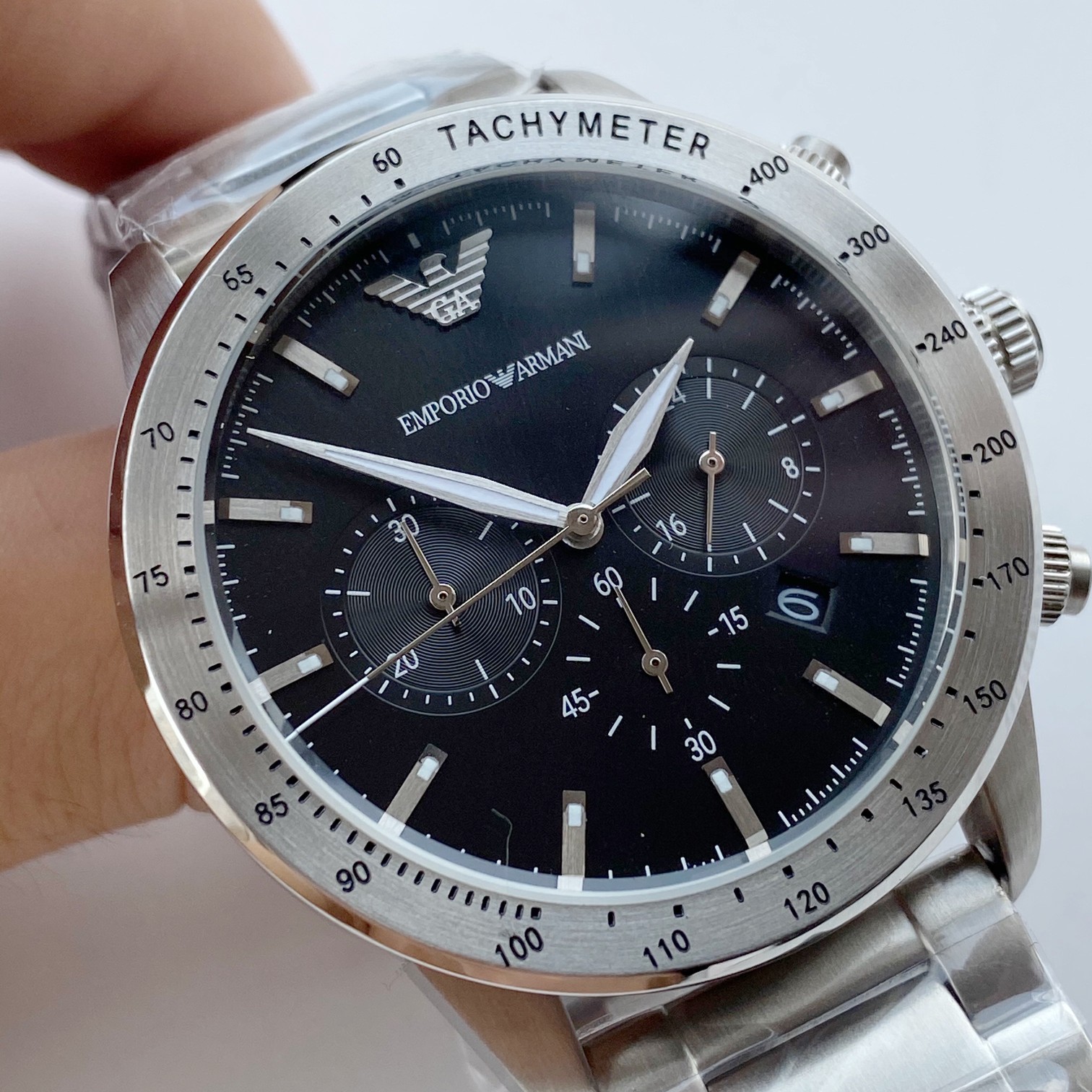 Armani AR11241 ha pasado el mostrador. La garantía nacional genuina de Armani admite el escaneo de códigos QR. Modelo: …