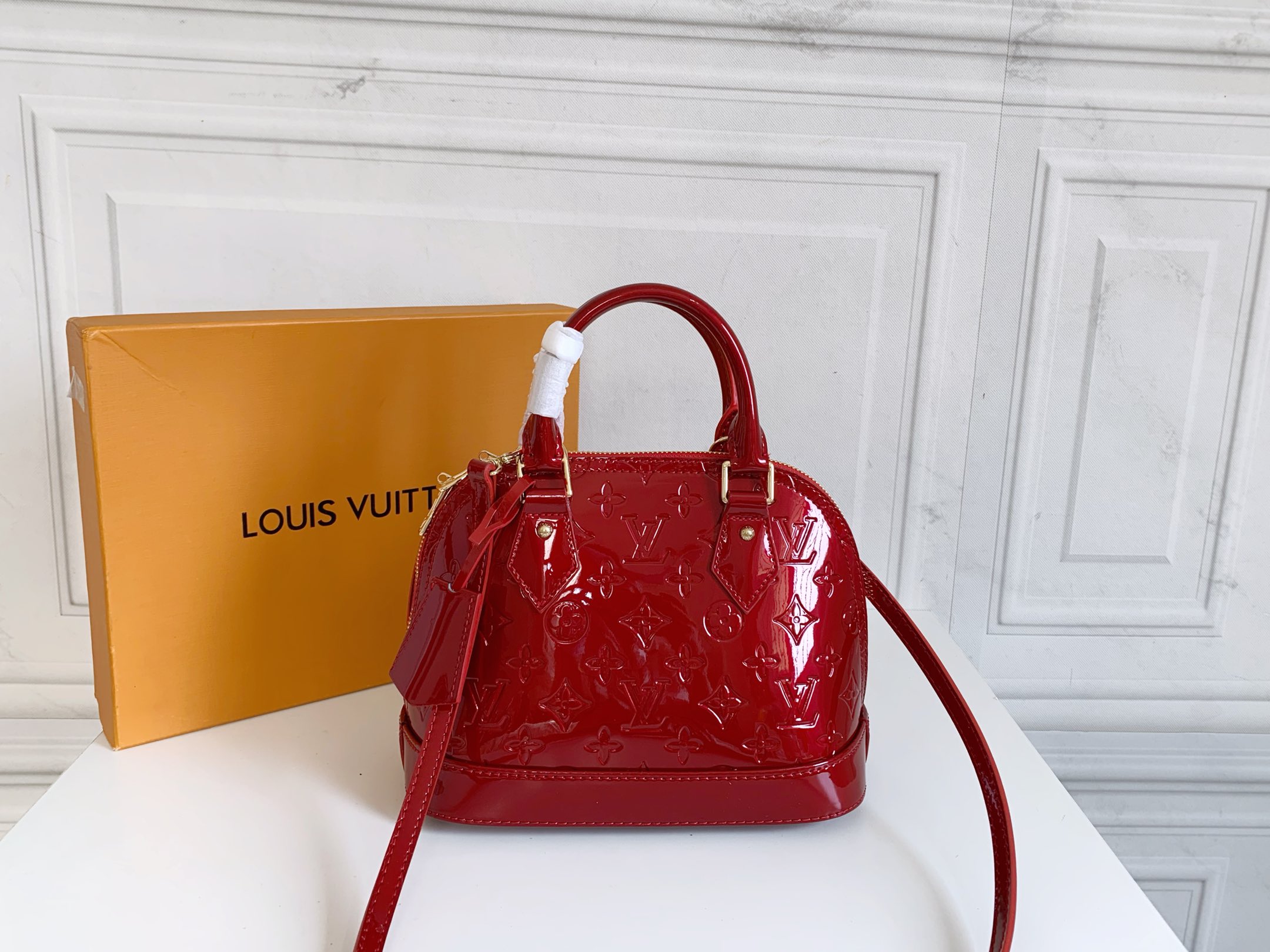 Hermes Evelyne 2 GM Shoulder Bag Taurillon Clemence Red J Stamp