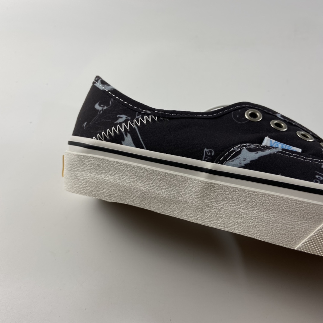 P150  VANS Authentic SF 笑脸印花彩色底环保 帆布板鞋 VN0A3MU642C