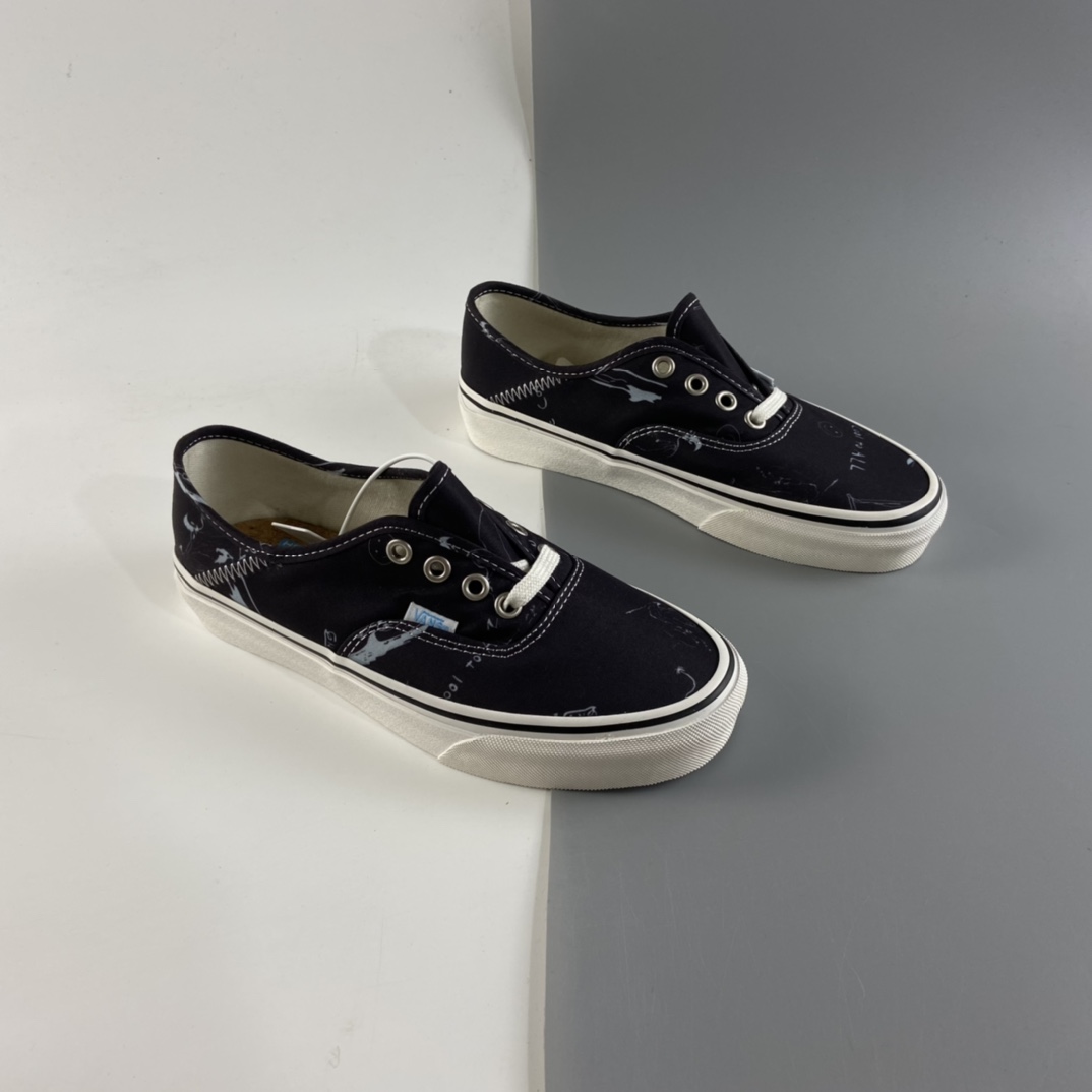 P150  VANS Authentic SF 笑脸印花彩色底环保 帆布板鞋 VN0A3MU642C