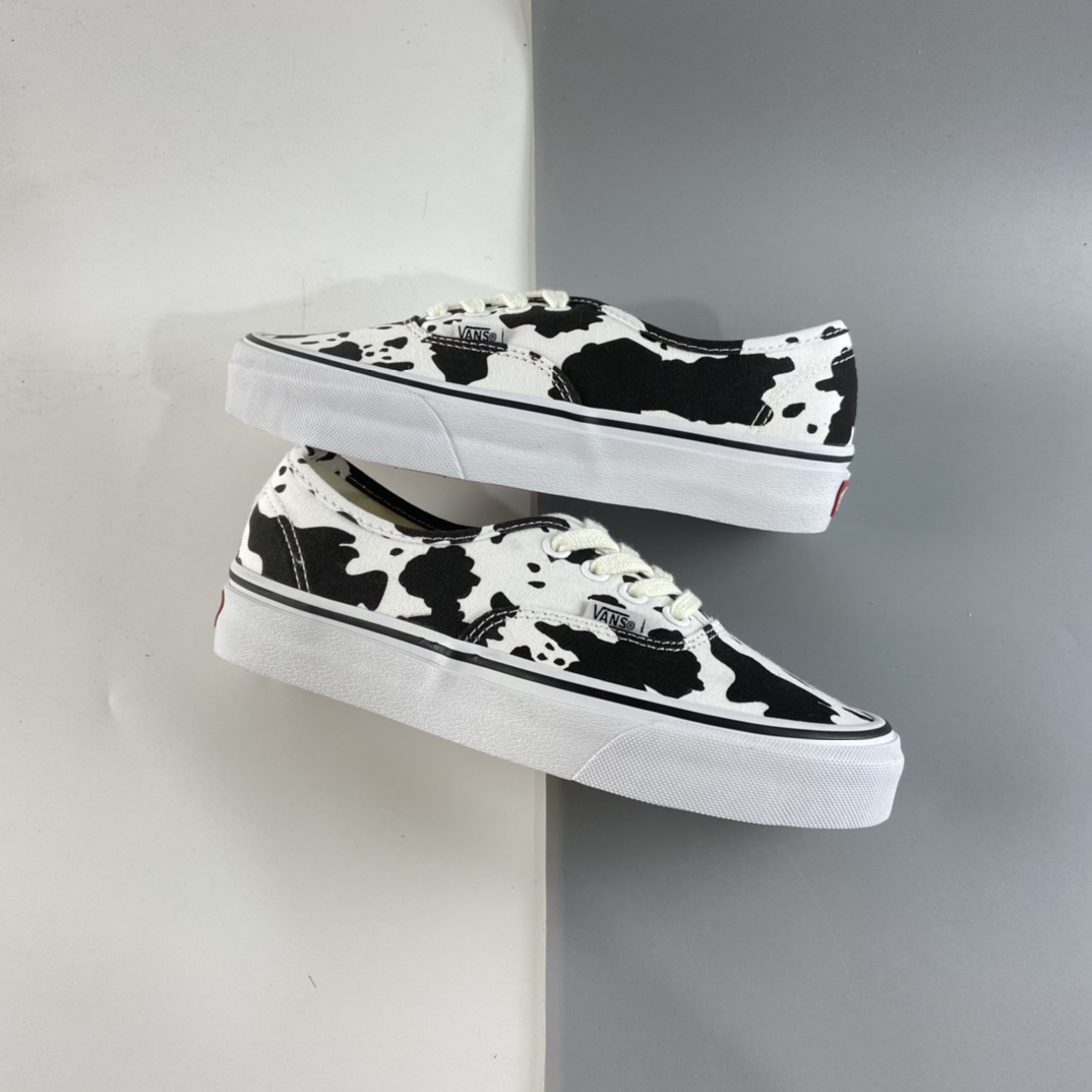 P150 Vans Authentic 万斯安纳海姆黑白奶牛 VN0A40E5NNA