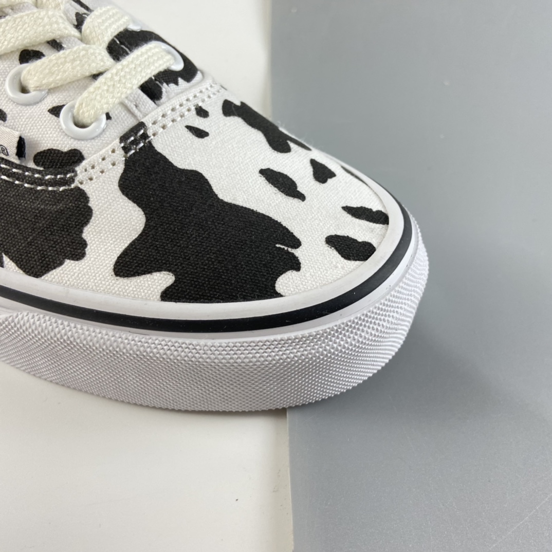 P150 Vans Authentic 万斯安纳海姆黑白奶牛 VN0A40E5NNA