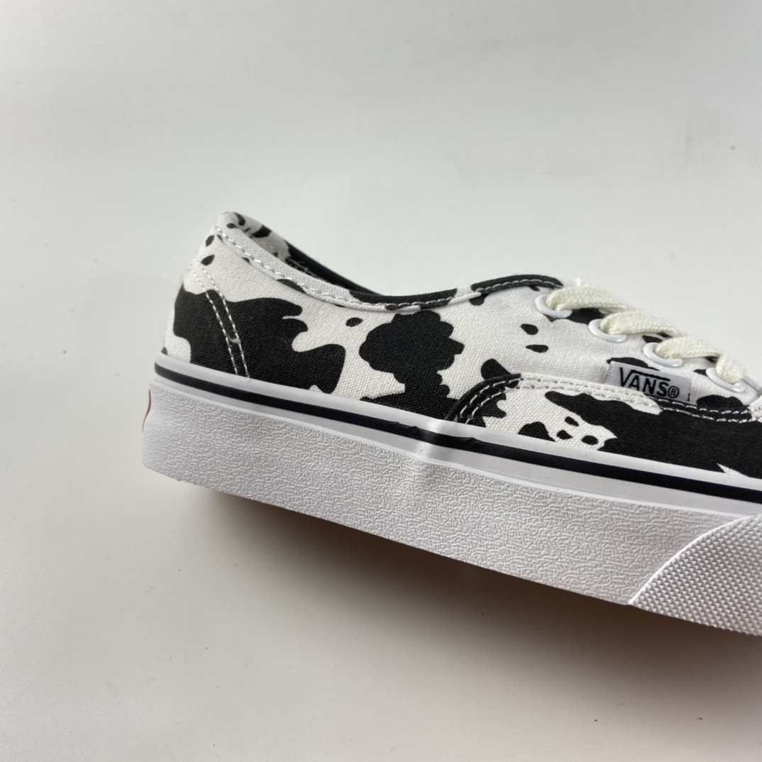 P150 Vans Authentic 万斯安纳海姆黑白奶牛 VN0A40E5NNA