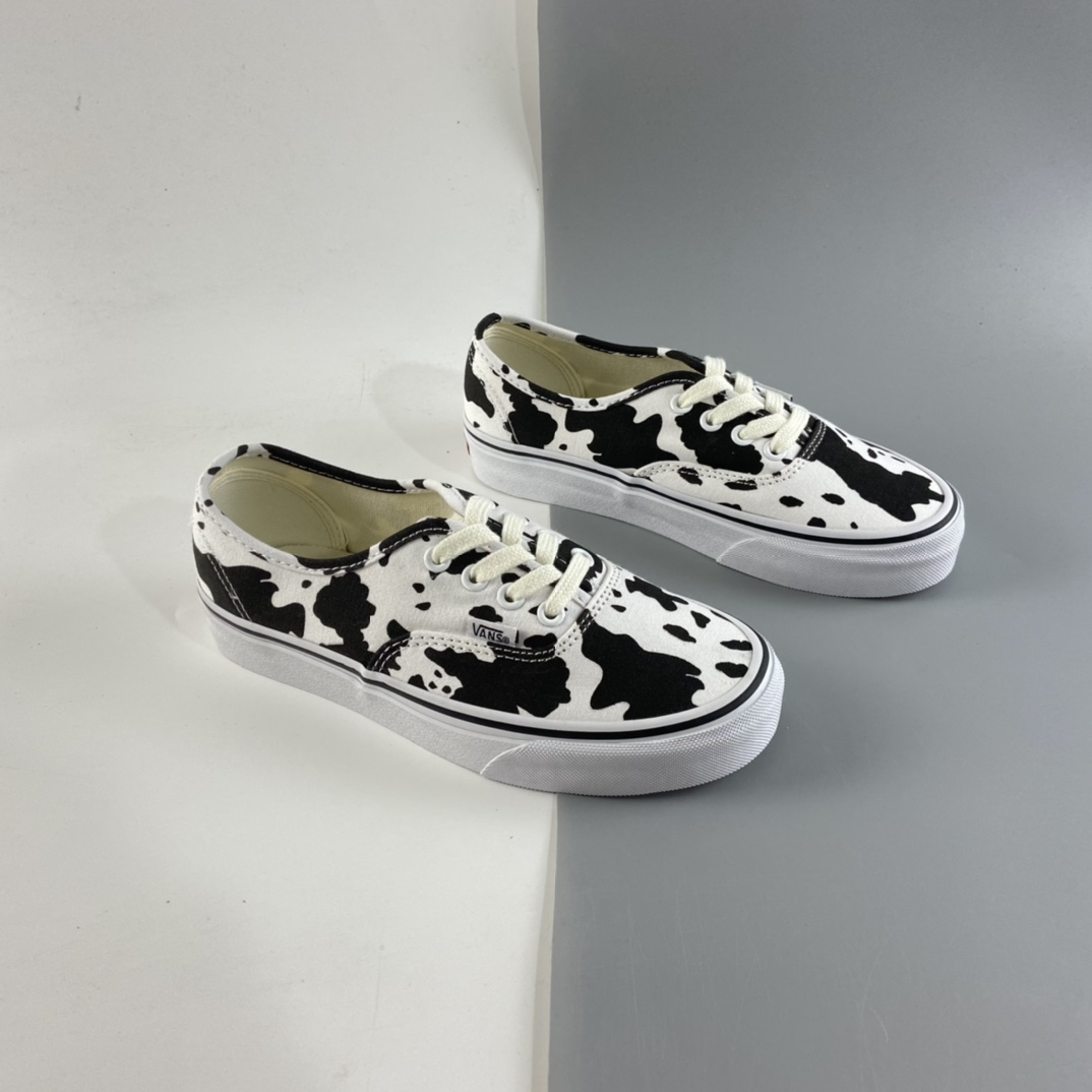 P150 Vans Authentic 万斯安纳海姆黑白奶牛 VN0A40E5NNA