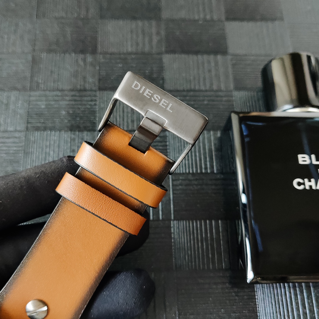 “Black Steel Belt with Eight-Point Screws – DIESEI Model 7332 Review” - 图片 7