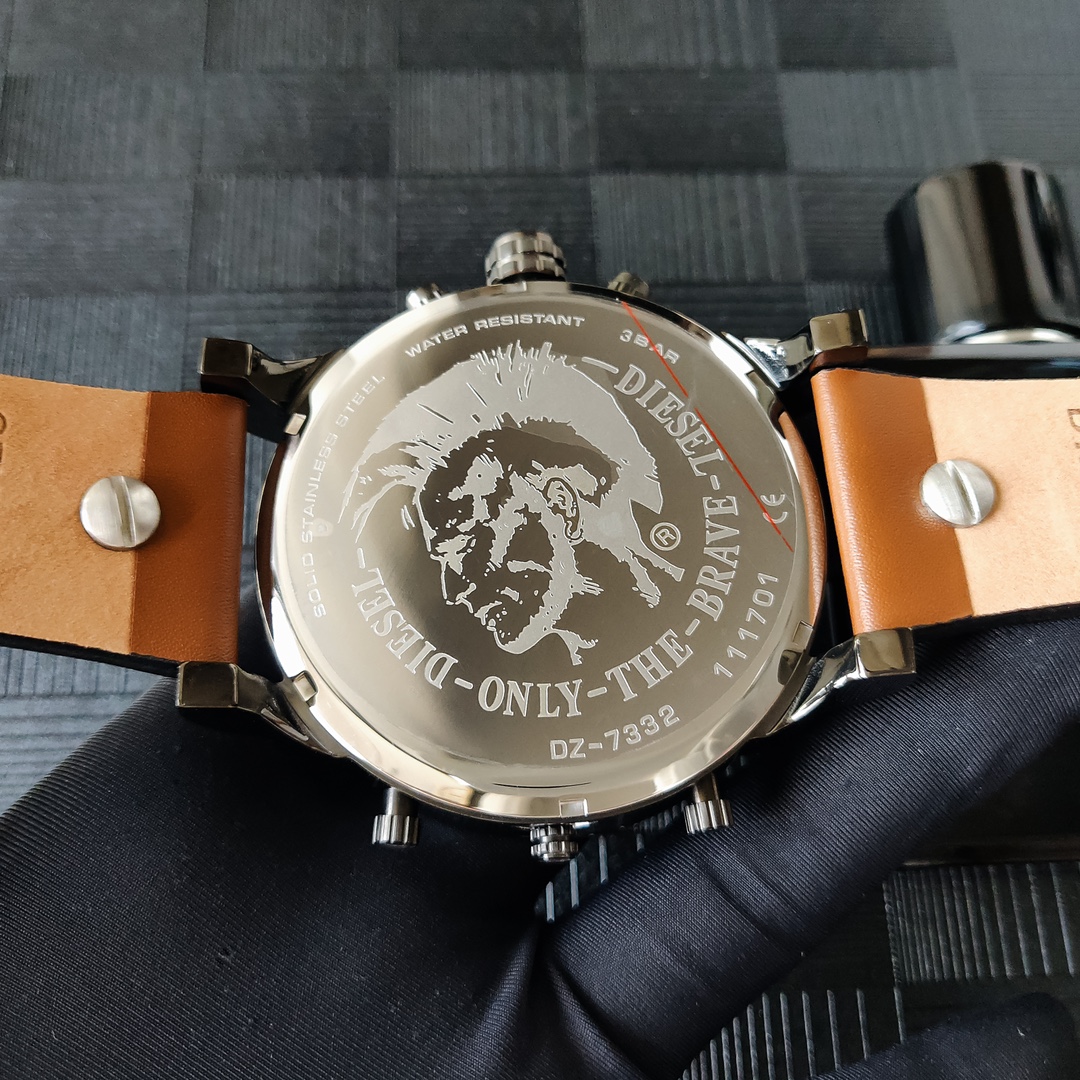 “Black Steel Belt with Eight-Point Screws – DIESEI Model 7332 Review” - 图片 6