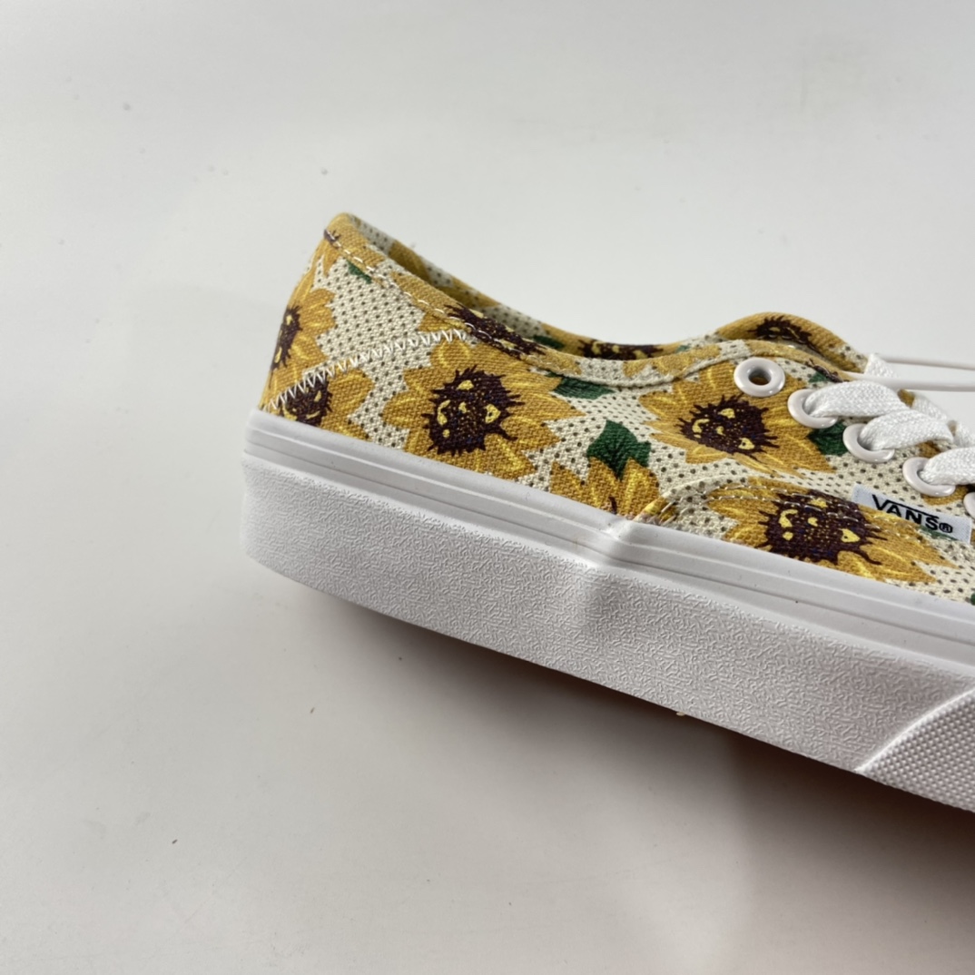 P150 Vans Authentic小雏菊向日葵 印花 限定版滑板鞋 纯正硫化底 VN0A5HYP6SR