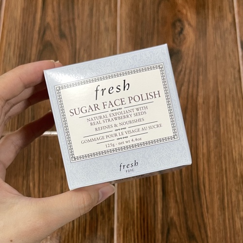 Fresh Sugar Face Polish - Natural Exfoliant with Strawberry Seeds, 125g 1 Fresh Sugar Face Polish - Natural Exfoliant with Strawberry Seeds, 125g