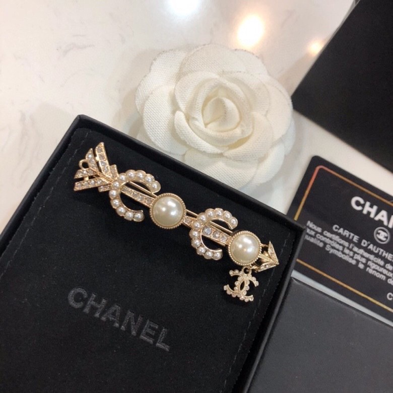 Chanel 小香 Chanel香奈儿 珍珠 发夹 市面 1:1款式开模 材质 小香 Logo 秋冬百搭毛衣 女神